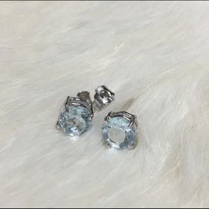 2 Carats stimulated aquamarine silver ear studs